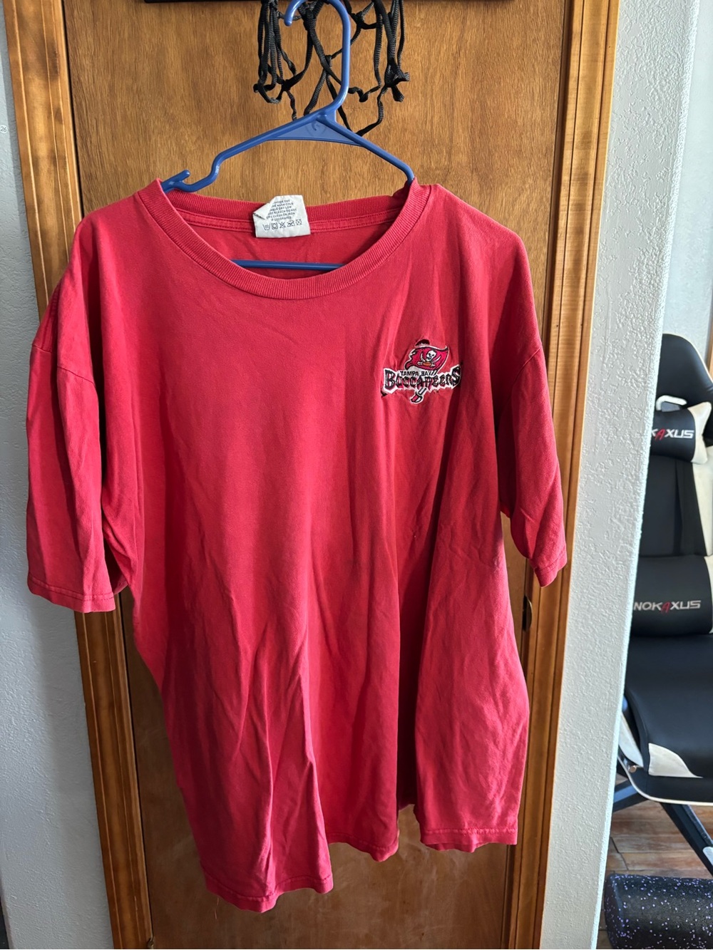 Vintage Tampa Bay Buccaneers shirt